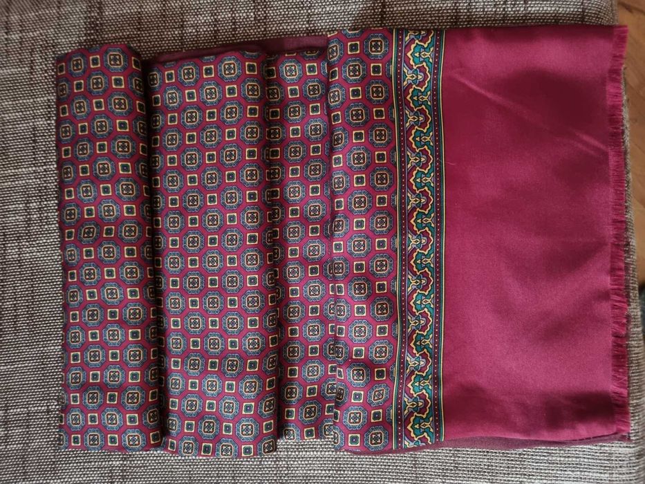 Елегантен шал коприна и вълна