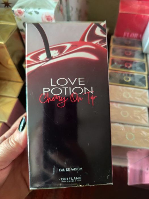Love Potion Chery on Top