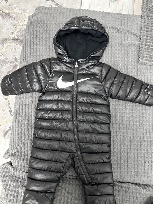 Combinezon Nike, 12 luni