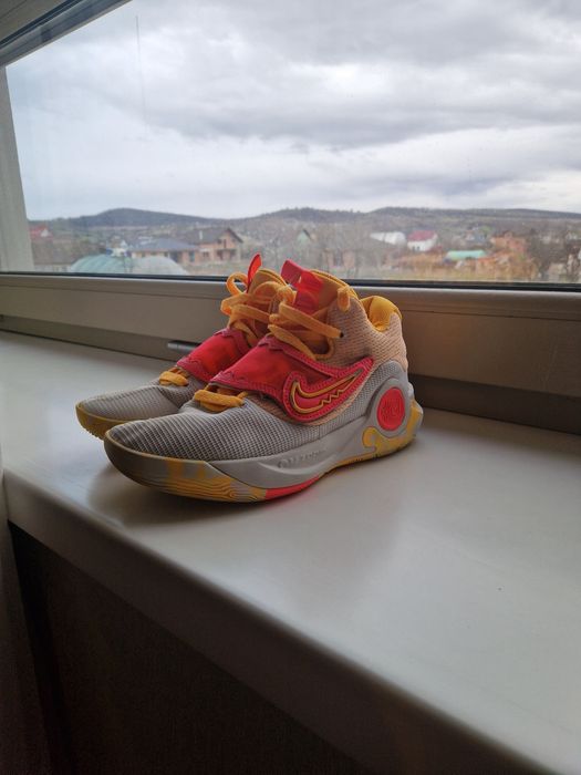 Pantofii de baschet Nike KD TREY 5 X