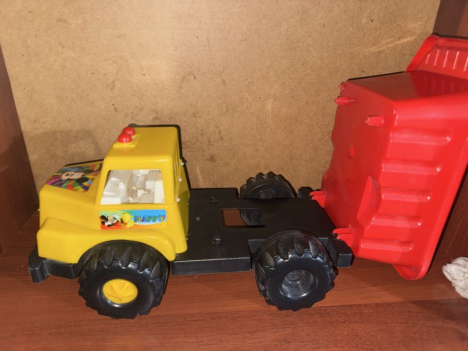 Игрушка для детей:Камаз очень вместительный