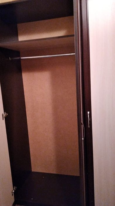 Продам шкаф в нормальном состоянии, ТОРГ на месте.