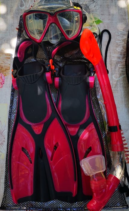 Детски комплект за гмуркане - плавници, шнорхел и очила