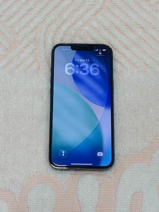 iPhone 13 про 128 Гб перфектен