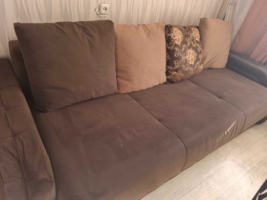 Срочно продается диван.