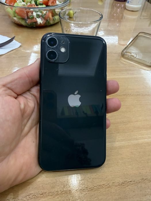 IPhone 11 много запазен
