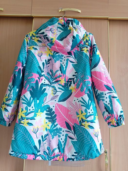 Продам весенний плащ (пальто) для девочки