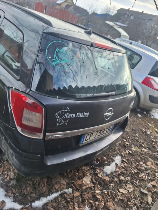 Dezmembrez opel astra h