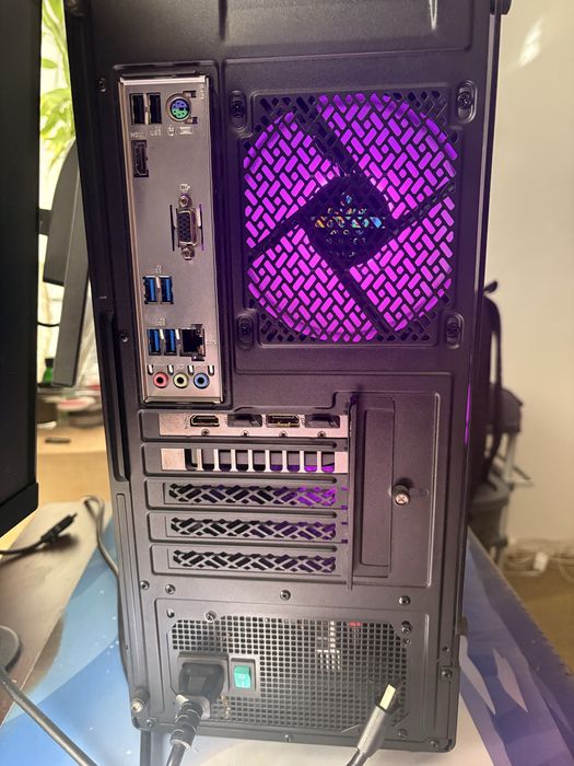 PC Gaming  RTX 5060 8GB / 32GB DDR5 6000HMz  / SSD M2 1TB / I5 14400f