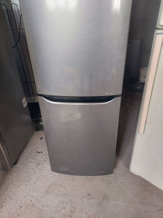 LG холодильник продам