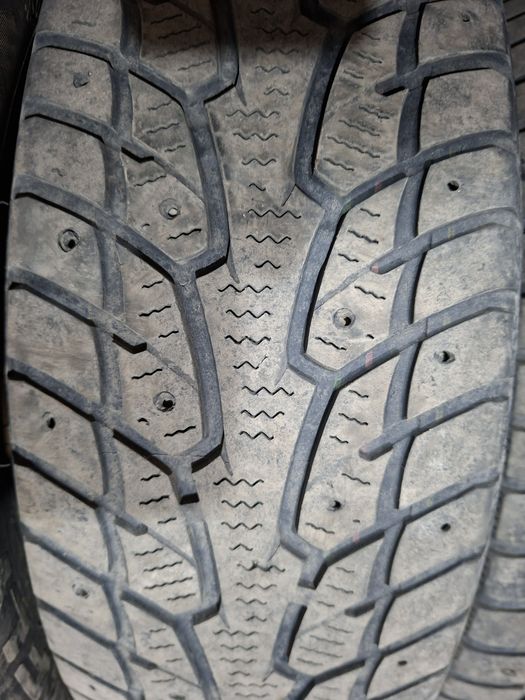 Продам шины 215/65/16