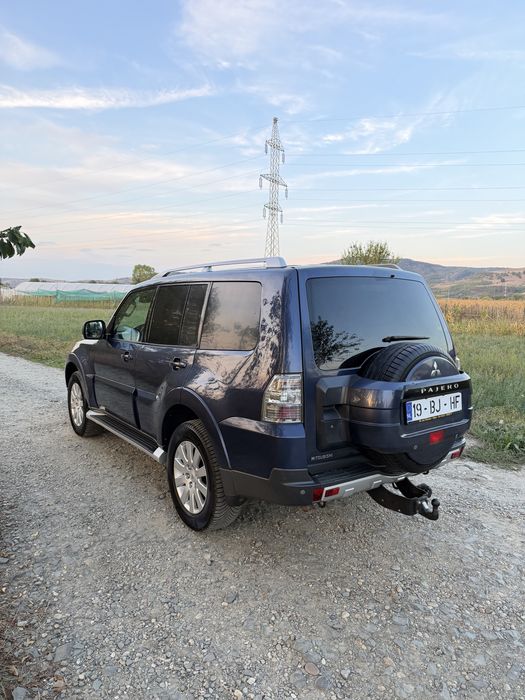 Mitsubishi pajero 3.2 Diesel Autoutilitara  Cutie Automata 4x4-Dif. Blocabil- reductor