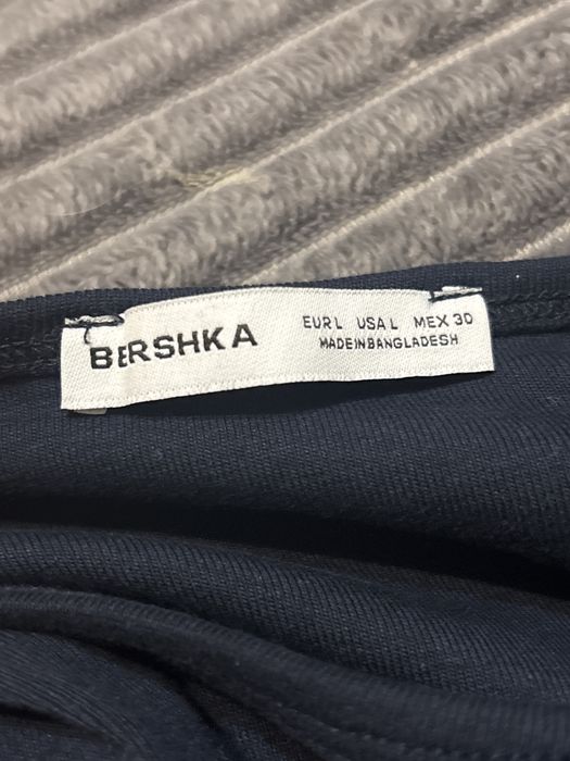 лонгслив bershka размер L