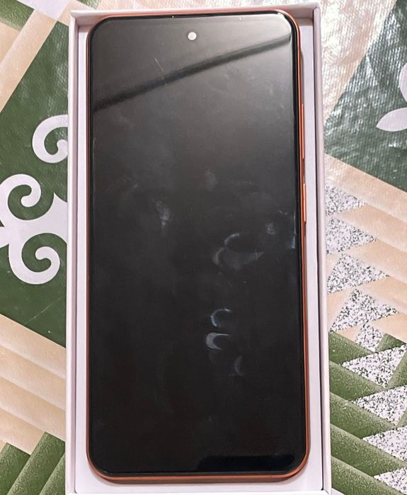 Айфон 17про макс, внутри программа АНДРОИД