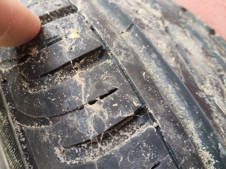 Set anvelope vara noi