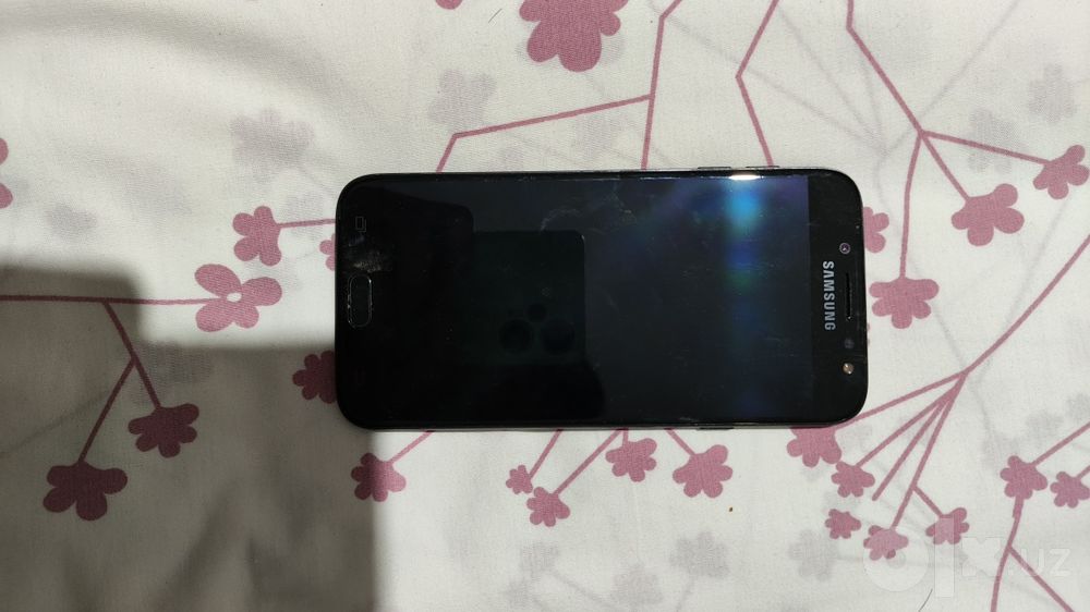 Продам смартфон Samsung Galaxy J7 2017 на запчасти.