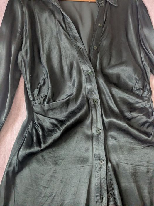 Платье Zara атласное, темно зеленое