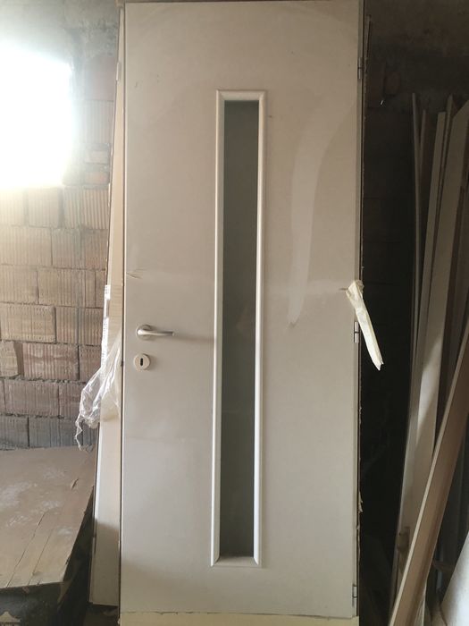 Vand usi de lemn  albe , 4 bucati 88/210, 2 bucati 78/210