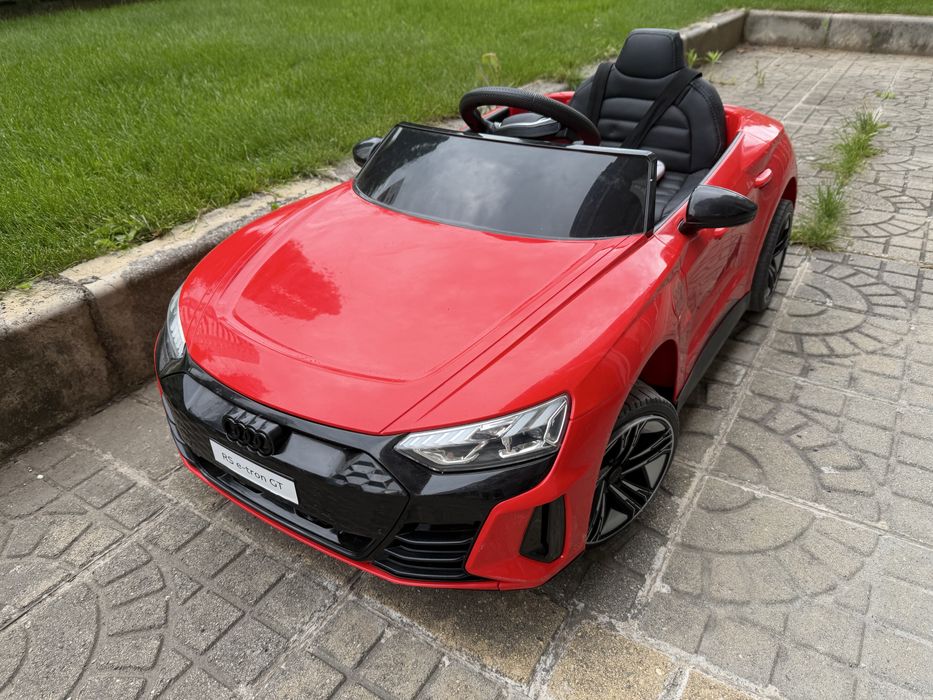 Детска Електрическа детска кола Audi RS