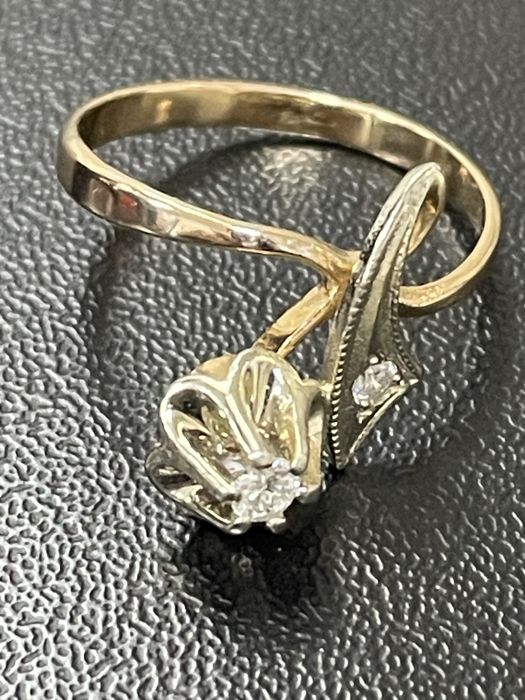 Кольцо золотое 585 пробы с бриллиантами.