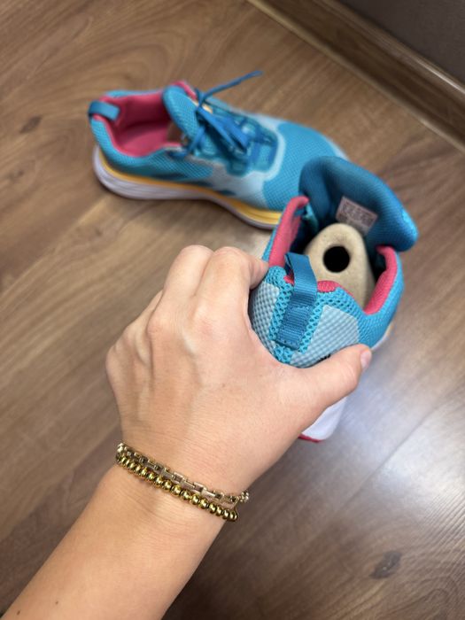 Продам кроссовки Adidas оригинал