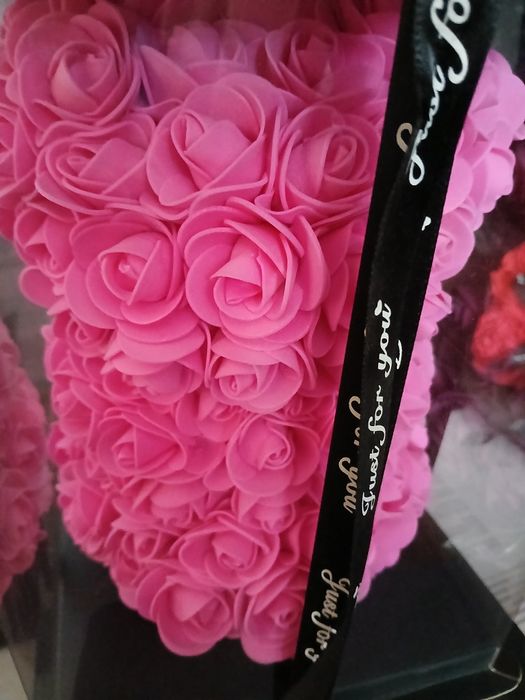 Мече от вечни рози