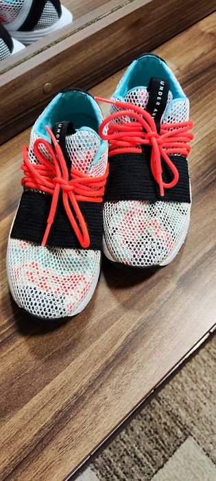 Маратонки Under Armour 36номер