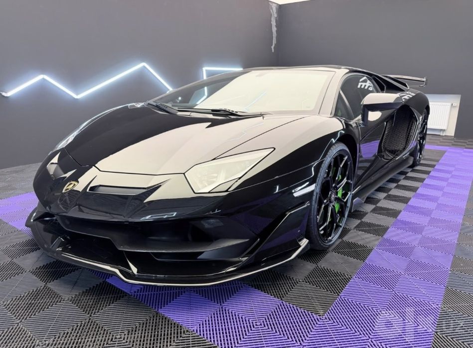 Lamborghini Aventador SVJ