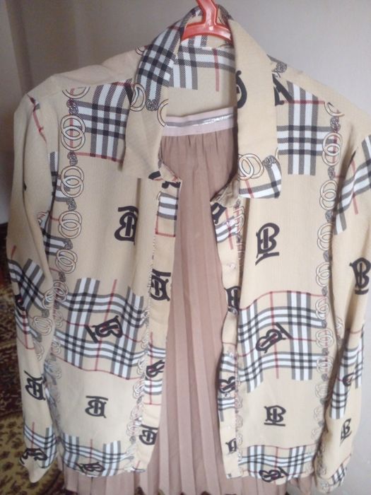 Yaxshi ko'ynelar hammasi rubashkar xam ichidagi fudbo'lka ham sotiladi