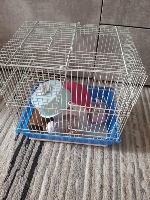 Продам клетку для хомяков.