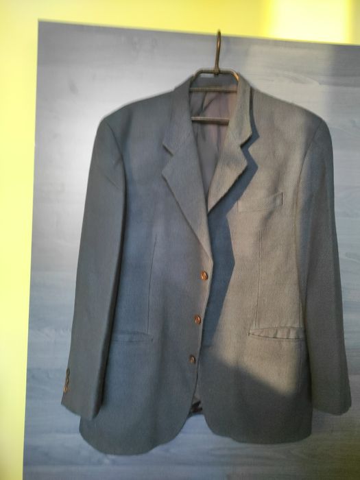 Sacouri de bărbați, diferite mărimi, diferite modele, diferite culori