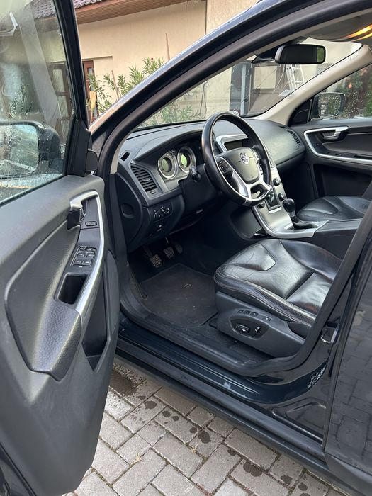 VOLVO XC60 2011 — imagine 4