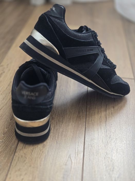 Оригинални сникърси Versace  в черно и златно