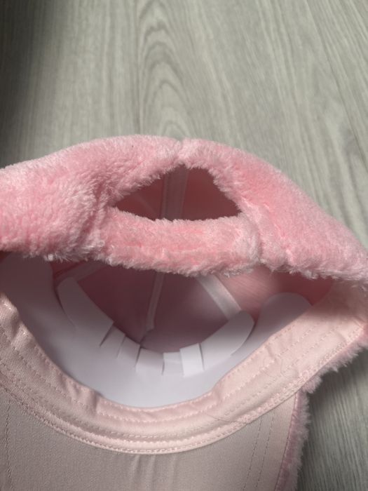 Sapca miu miu de puf