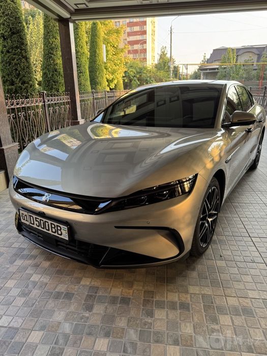 Продаю byd han 635