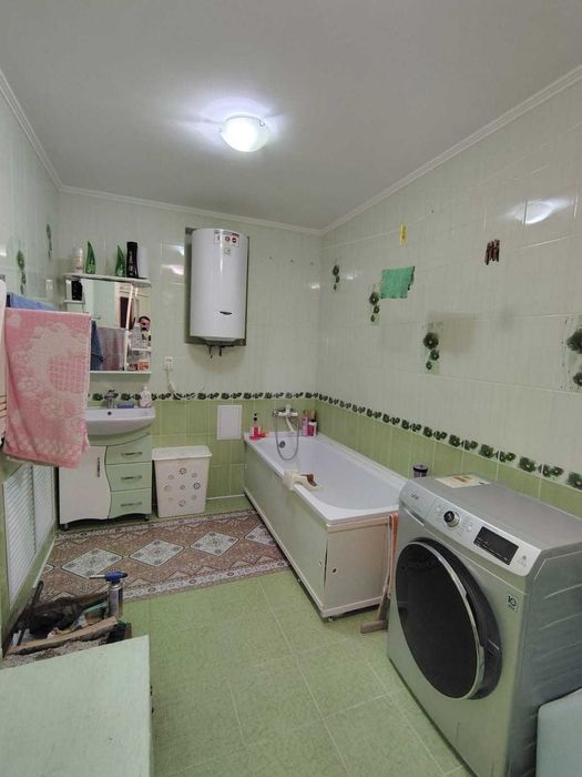 Продам 4 комнатный дом из бруса,  Петерфельд.