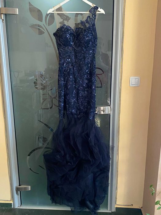 Абитуриентска рокля