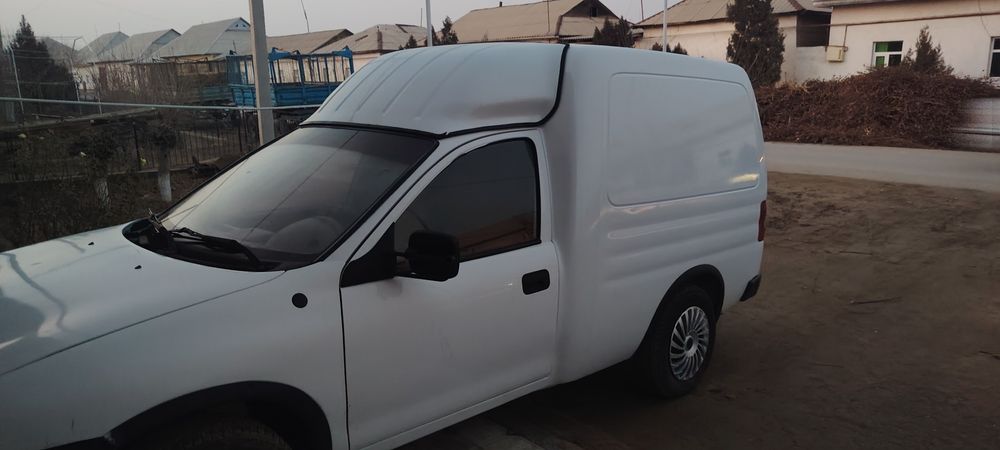 Opel Combo sotiladi