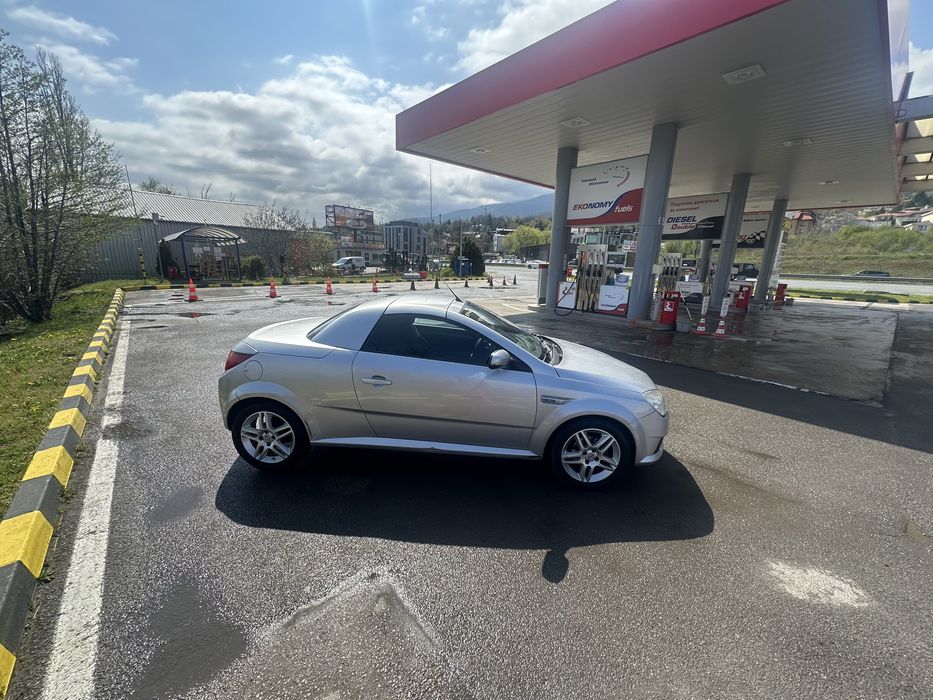 Opel Tigra TwinTop 1.4 16V (90 hp)