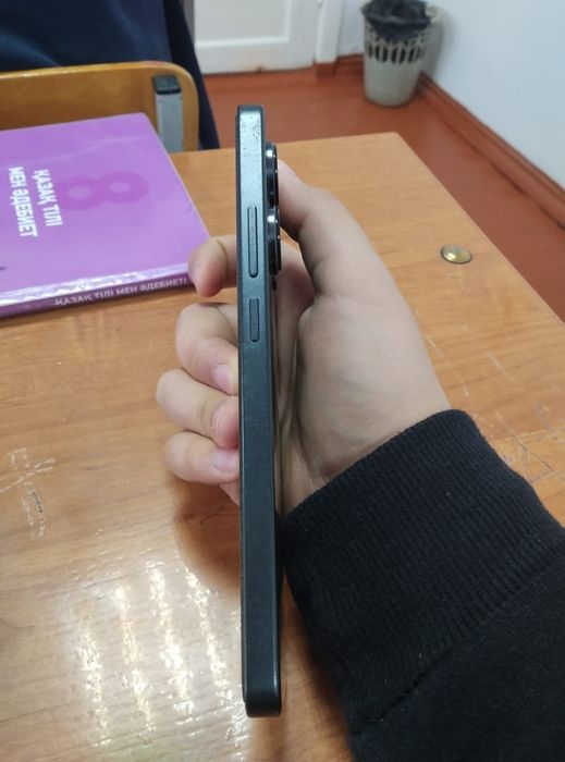 Продаю redmi note 13
