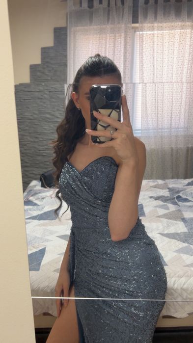 Официална рокля