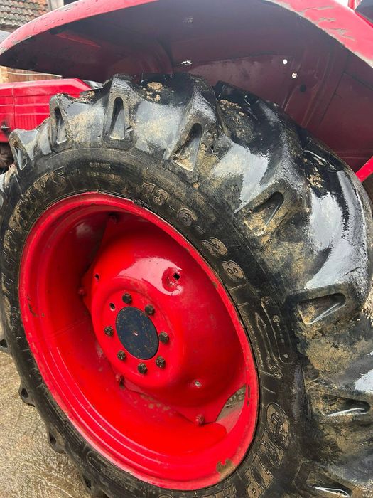 Tractor Universal 445