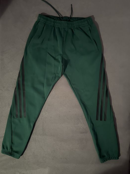 Pantaloni Adidas Future Icons 3-Stripes verzi inchis de barbati