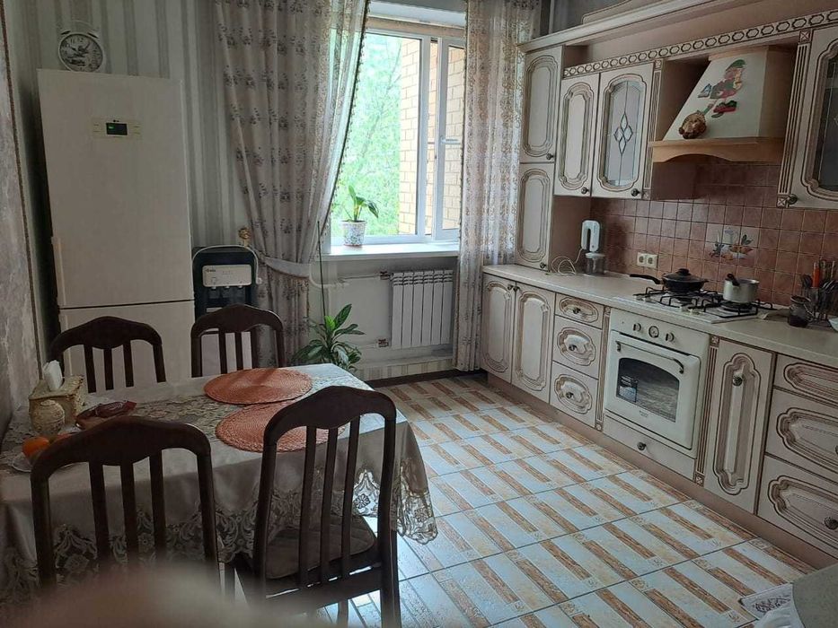 Продам 2-ком просторную квартиру