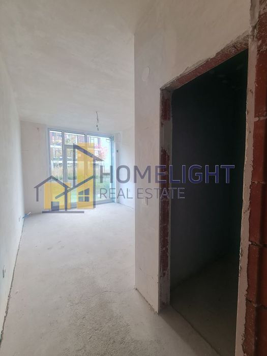 Тристаен апартамент в кв. Бояна