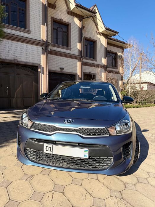 Продается Kia Rio 2018г (62,315 тыс пробег) Цвет Темно-Синий