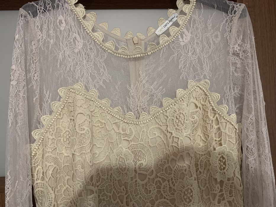 Дантелена рокля