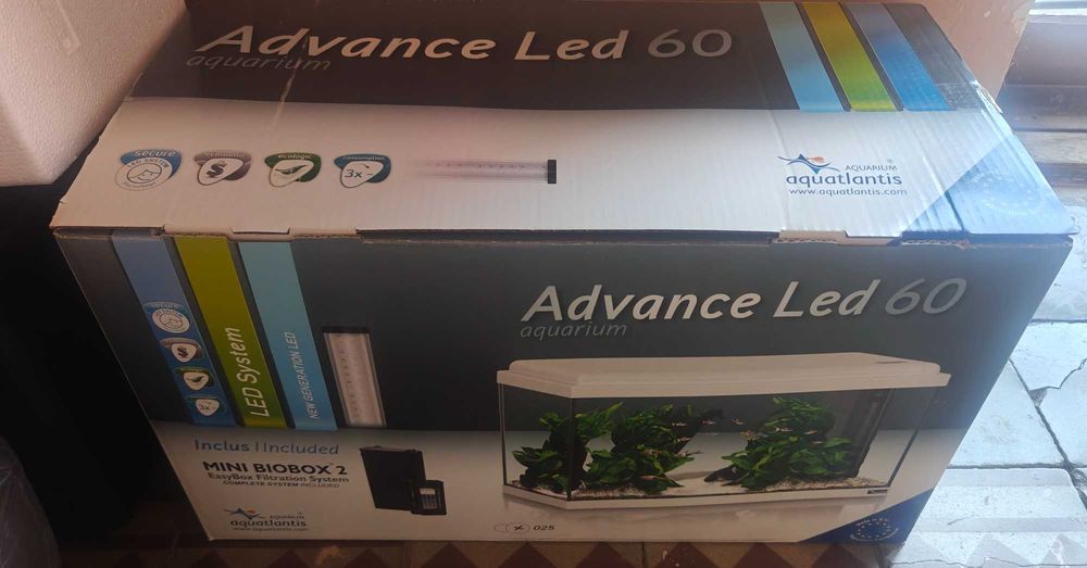 Acvariu Aquatlantis Advance LED 60 – 54L, complet echipat