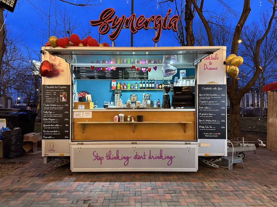 Rulotă comerciala Street Food/Afacere la cheie, gata de lucru, fabricatie Polonia, 10.900€