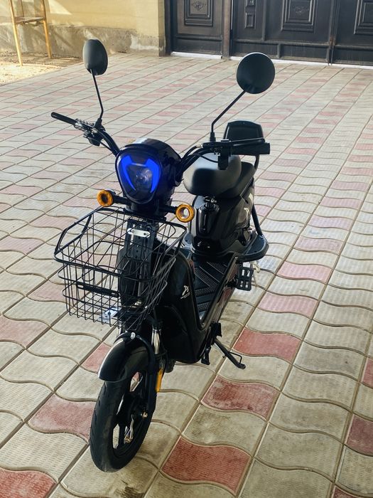 Скутер Amanat x5